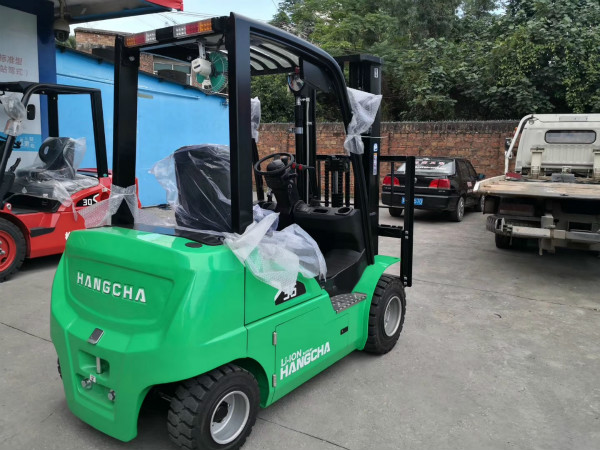 【干貨】電動(dòng)堆高車、電動(dòng)搬運(yùn)車的電機(jī)和繼電器應(yīng)該怎么保養(yǎng)？